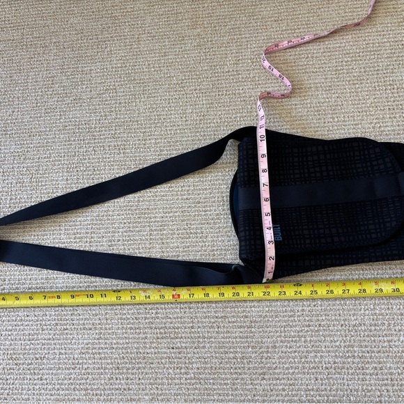 BUILT Messenger Air Black Neoprene Crossbody iPad Computer Bag - Picture 13 of 13